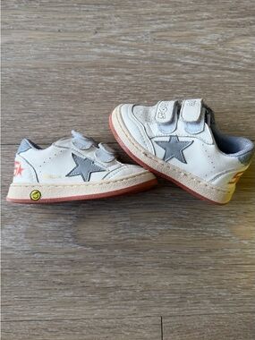 RARE Golden Goose Kids White Sneaker with Gray Star & Red Sole